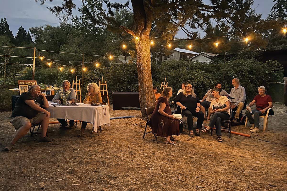 garden at night 01x800 garden at night 01x800